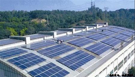 A geração de energia fotovoltaica tem várias vantagens